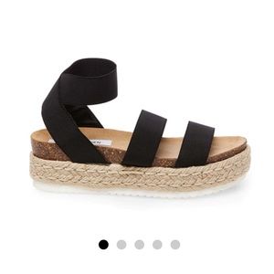 NWOT Steve Madden Kimmie sandals